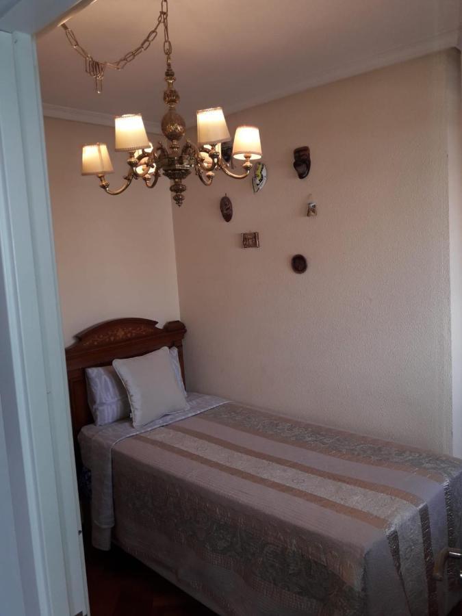 Habitacion Mv Мадрид Екстериор снимка