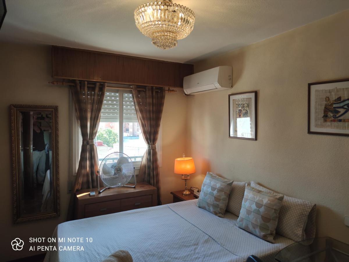 Habitacion Mv Мадрид Екстериор снимка