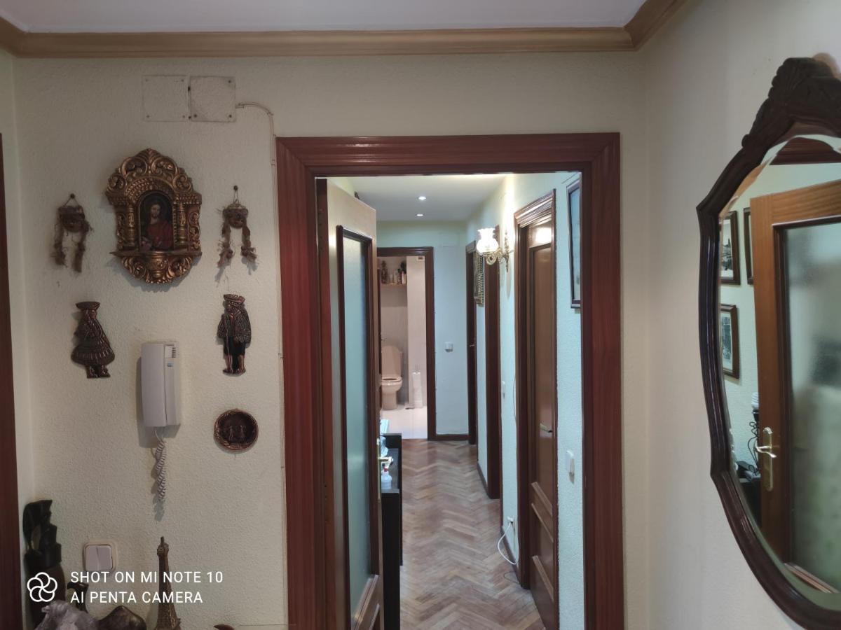 Habitacion Mv Мадрид Екстериор снимка